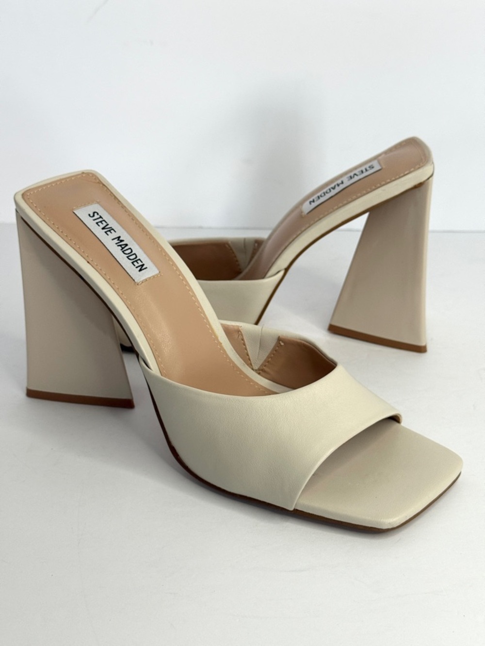 Steve Madden "Twists" Bone Leather Block Heel Sandals Size 10M
